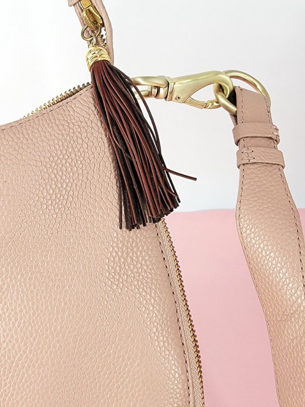 Radley London NWOT Blush Pebble Leather Pudding Lane Crossbody Hobo Bag Expands - Picture 4 of 16